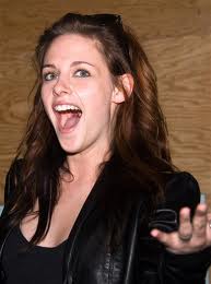 K-Stew demonstrates her "WWKD? What Would Kristen Do?" face