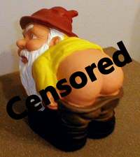 Mooning_gnome_the_scandal.png‎