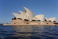 800px-Sydney opera house side view.jpg